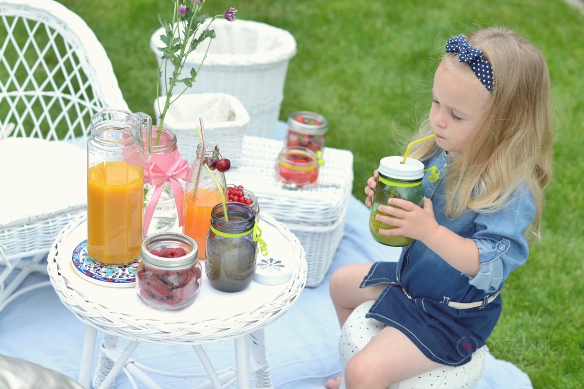 100026piknik w ogrodzie